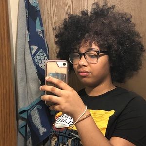 Meet your Posher, Crystal